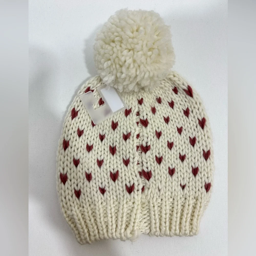NWT lauren Conrad women’s knitted hat heart print pump beanie - Picture 3 of 3
